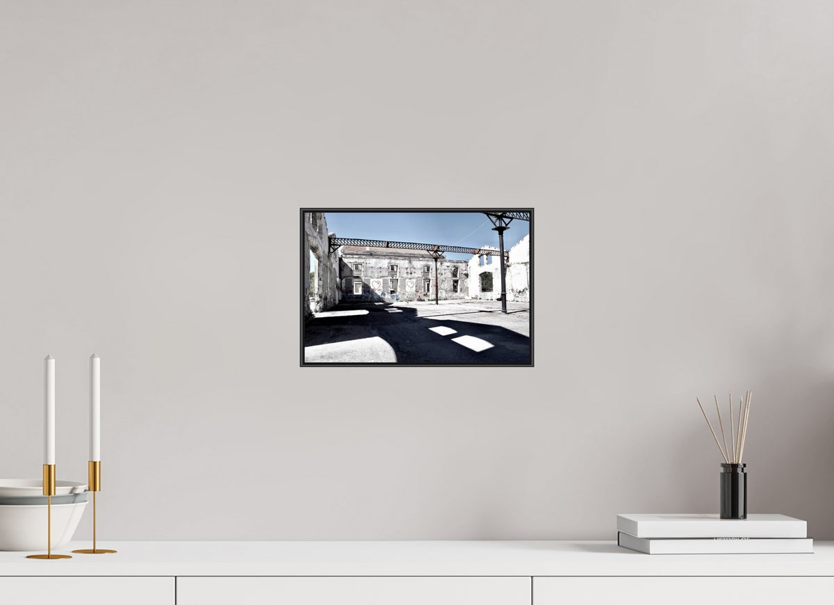 30 x 20 cm, Foto-Abzug hinter Acrylglass, glänzend, ArtBox aus Aluminium (Schwarz) 28 Lost Places 04